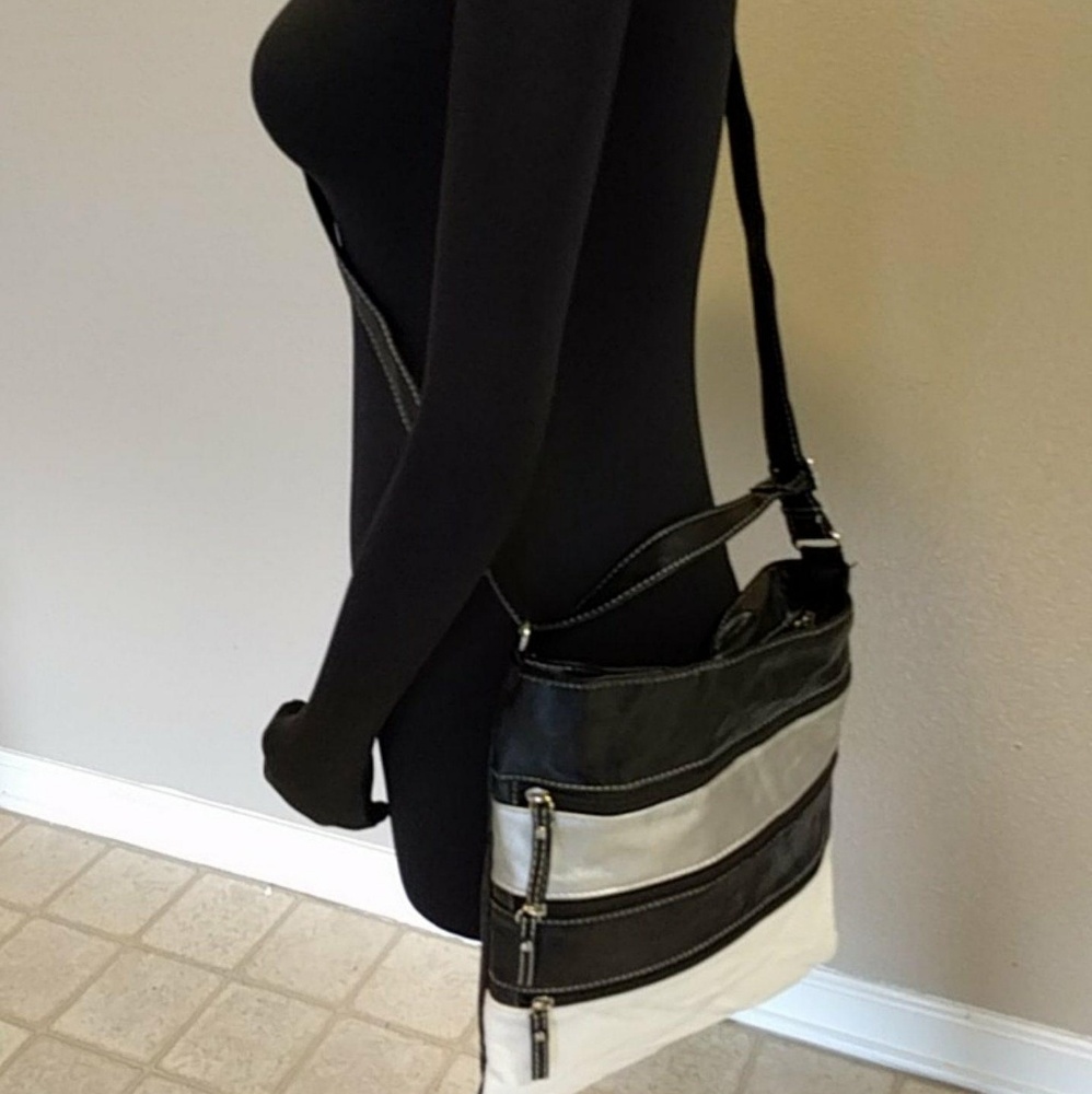Crossbody - Picture 2 of 6